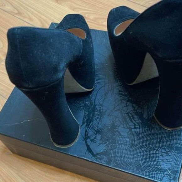 Dolce Vita Black Suede Platform Heels – Size 9 (2008) - Picture 3 of 3